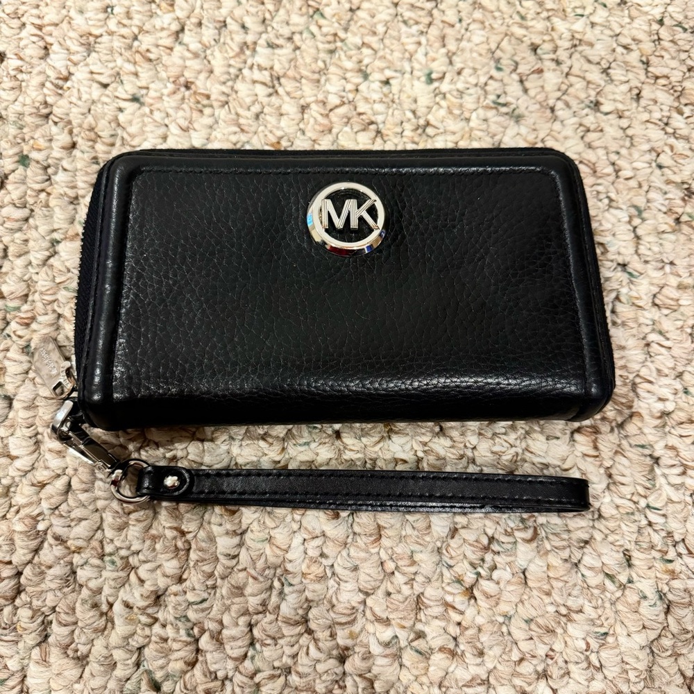 Michael Kors Zip Around Accordion Wallet in Black Leather